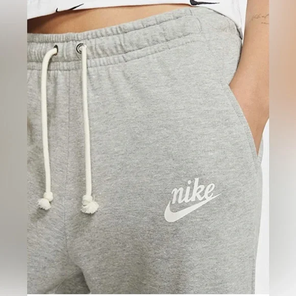 Nike womens Capri - Picture 1 of 4